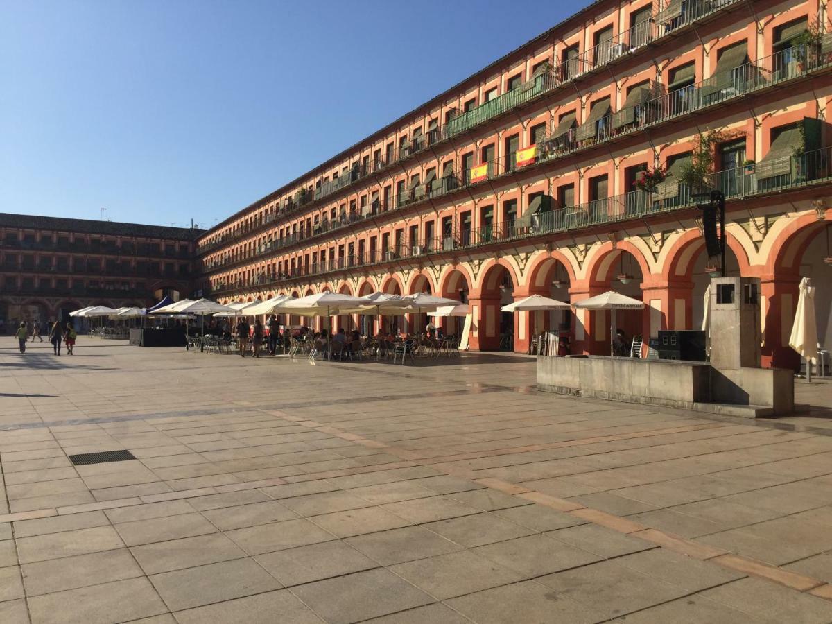 Apartamento Plaza De La Corredera Cordoba Luaran gambar