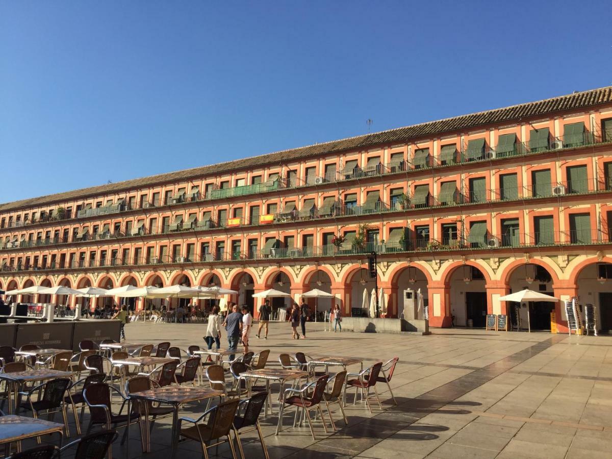 Apartamento Plaza De La Corredera Cordoba Luaran gambar