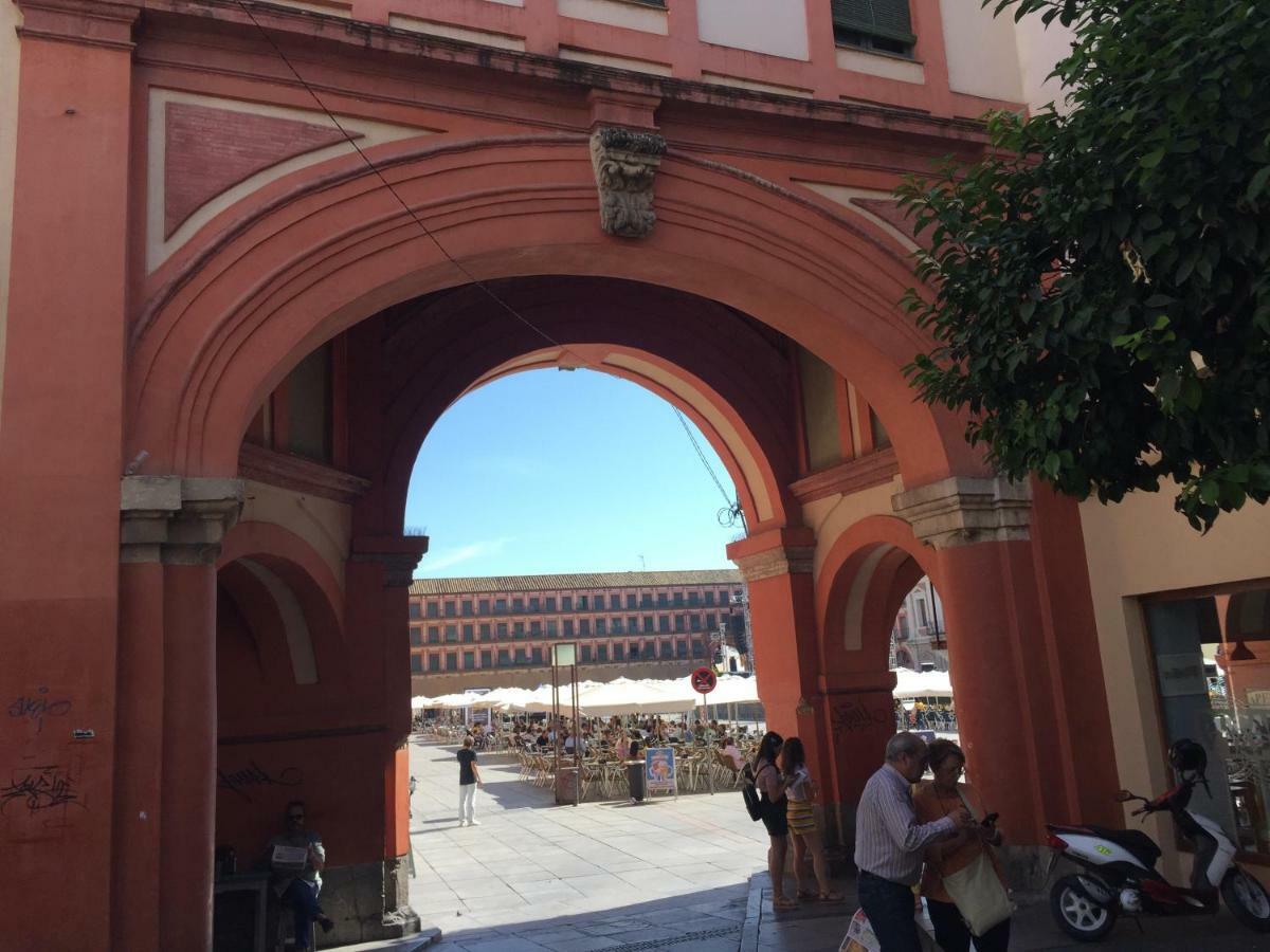 Apartamento Plaza De La Corredera Cordoba Luaran gambar