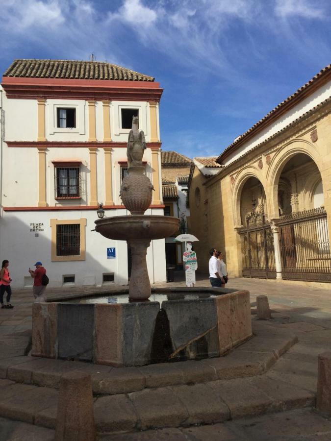 Apartamento Plaza De La Corredera Cordoba Luaran gambar