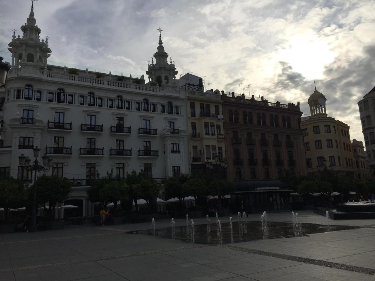 Apartamento Plaza De La Corredera Cordoba Luaran gambar