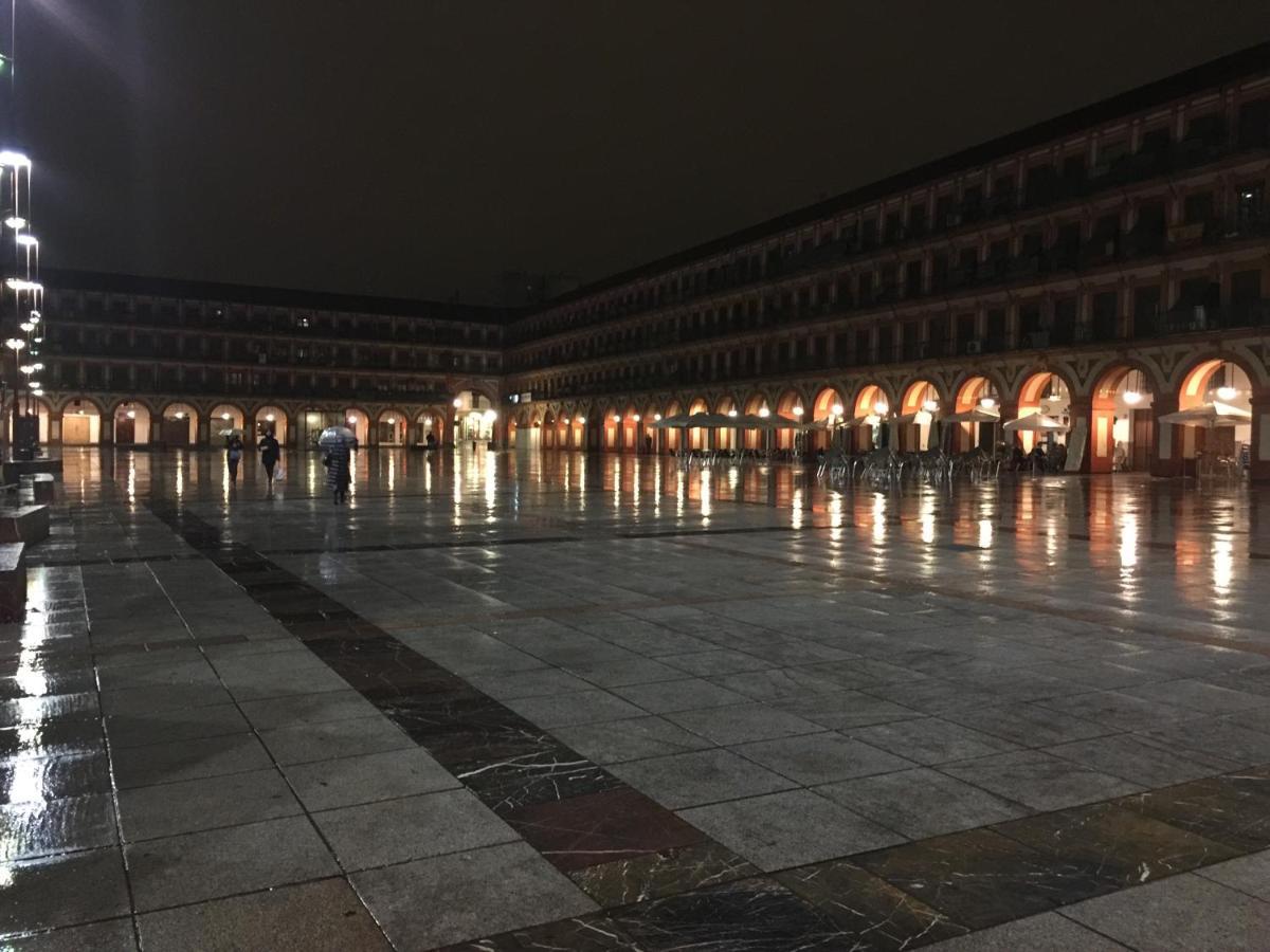 Apartamento Plaza De La Corredera Cordoba Luaran gambar